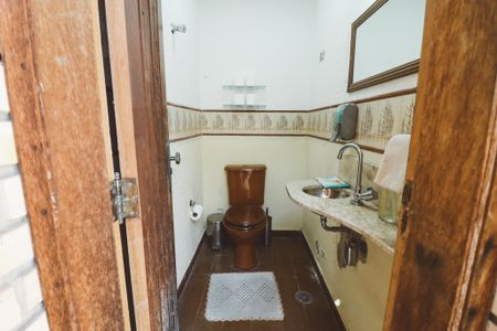 Casa à venda com 315m², 3 quartos e 5 vagasBanheiro de serviço
