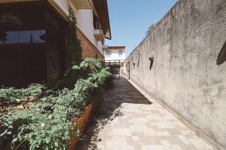 Casa à venda com 315m², 3 quartos e 5 vagasCorredor