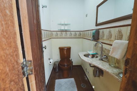 Casa à venda com 315m², 3 quartos e 5 vagasBanheiro de serviço