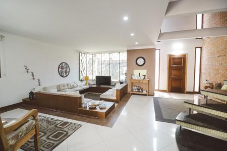 Casa à venda com 315m², 3 quartos e 5 vagasSala