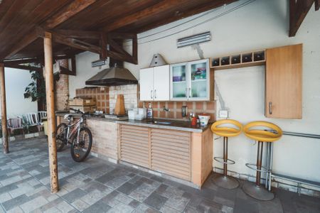 Casa à venda com 315m², 3 quartos e 5 vagasChurrasqueira/Piscina