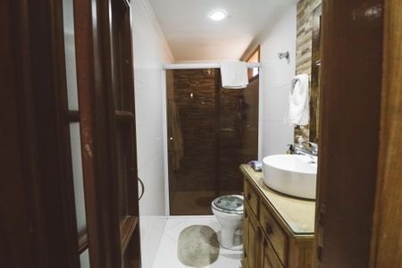 Casa à venda com 315m², 3 quartos e 5 vagasBanheiro da Suíte