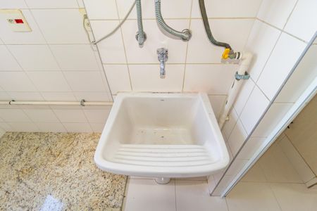 Apartamento à venda com 98m², 2 quartos e 2 vagasDetalhe - Área de Serviço