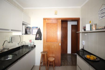 Apartamento à venda com 184m², 4 quartos e 2 vagasCozinha