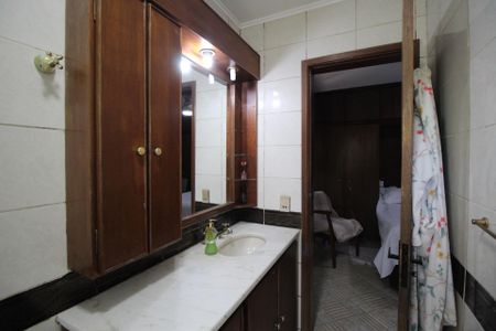 Apartamento à venda com 184m², 4 quartos e 2 vagasBanheiro da Suíte 1