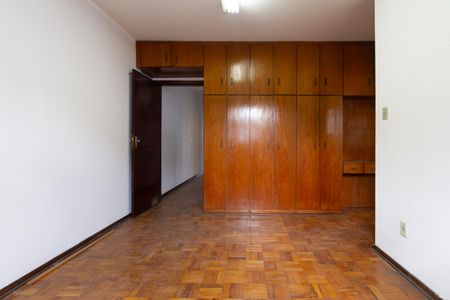 Casa à venda com 149m², 3 quartos e 2 vagasSuíte