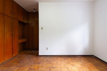 Casa à venda com 149m², 3 quartos e 2 vagasSuíte