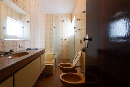 Casa à venda com 149m², 3 quartos e 2 vagasBanheiro