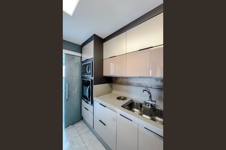Apartamento à venda com 98m², 3 quartos e 2 vagas Apartamento à venda com 98m², 3 quartos e 2 vagasCozinha
