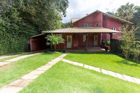Casa de condomínio para alugar com 300m², 4 quartos e 3 vagasFachada