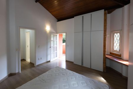 Casa de condomínio para alugar com 300m², 4 quartos e 3 vagasSuíte 1