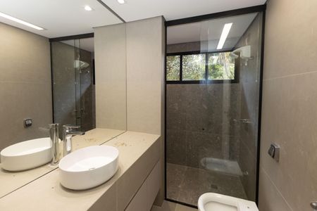 Casa de condomínio para alugar com 300m², 4 quartos e 3 vagasBanheiro 1