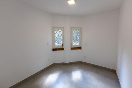 Casa de condomínio para alugar com 300m², 4 quartos e 3 vagasÁrea de Serviço