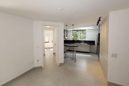 Casa de condomínio para alugar com 300m², 4 quartos e 3 vagasCozinha