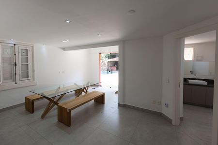 Casa de condomínio para alugar com 300m², 4 quartos e 3 vagasSala 1