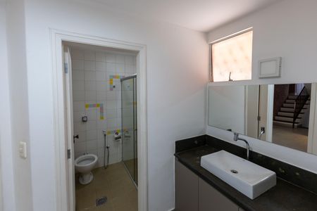 Casa de condomínio para alugar com 300m², 4 quartos e 3 vagasÁrea de Serviço