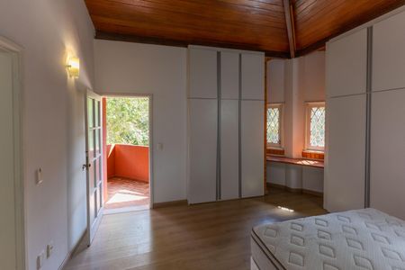 Casa de condomínio para alugar com 300m², 4 quartos e 3 vagasSuíte 1