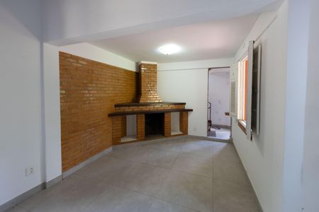 Casa de condomínio para alugar com 300m², 4 quartos e 3 vagasSala com Lareira