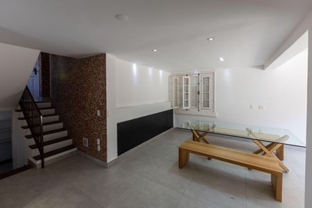 Casa de condomínio para alugar com 300m², 4 quartos e 3 vagasSala 1