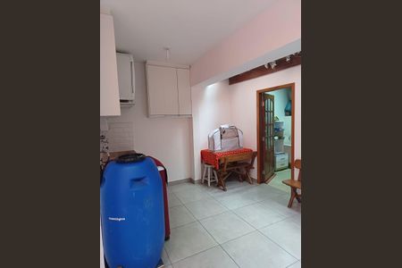 Casa à venda com 110m², 3 quartos e 2 vagasÁrea de serviço
