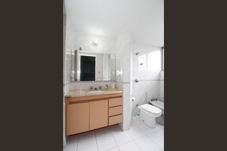 Apartamento para alugar com 112m², 3 quartos e 1 vaga Apartamento para alugar com 112m², 3 quartos e 1 vagaBanheiro da Suíte