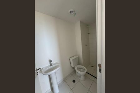 Banheiro de apartamento para alugar com 1 quarto, 27m² em Morumbi, São Paulo