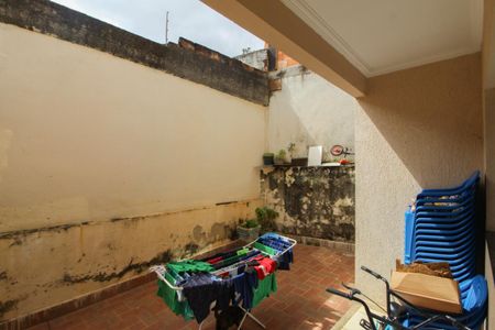 Casa para alugar com 144m², 3 quartos e 2 vagas Casa para alugar com 144m², 3 quartos e 2 vagasVaranda