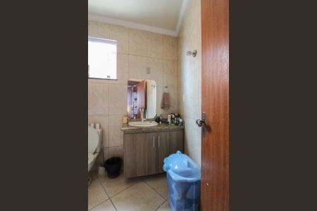 Banheiro da Suíte de casa para alugar com 3 quartos, 144m² em Minas Caixa, Belo Horizonte