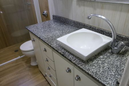 Apartamento para alugar com 58m², 2 quartos e 1 vaga Apartamento para alugar com 58m², 2 quartos e 1 vagaBanheiro