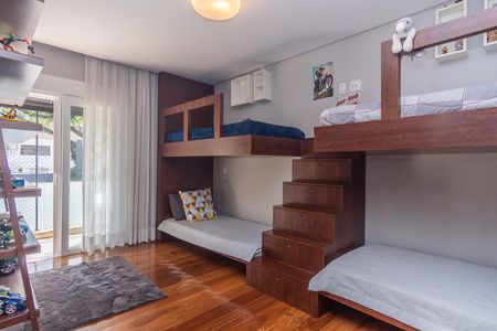 Casa à venda com 720m², 8 quartos e 4 vagas