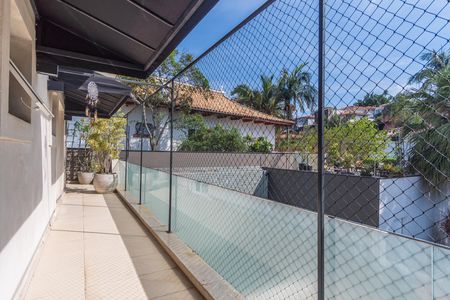 Casa à venda com 720m², 8 quartos e 4 vagas