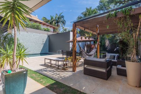 Casa à venda com 720m², 8 quartos e 4 vagas