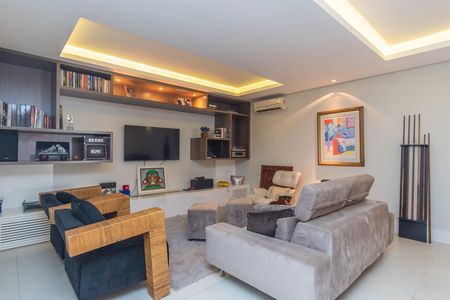 Casa à venda com 8 quartos, 720m² em Pacaembu, São Paulo