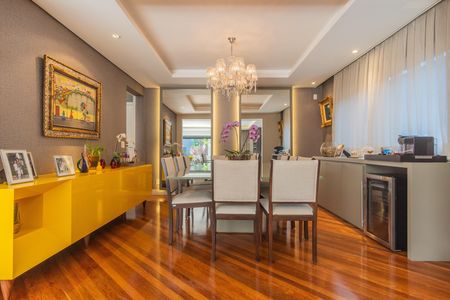 Casa à venda com 720m², 8 quartos e 4 vagas