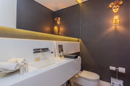 Casa à venda com 720m², 8 quartos e 4 vagas