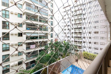 Apartamento para alugar com 115m², 3 quartos e sem vagaVaranda