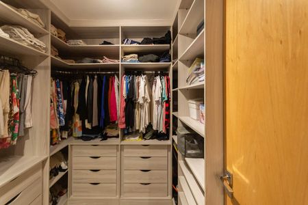 Apartamento para alugar com 115m², 3 quartos e sem vagaCloset