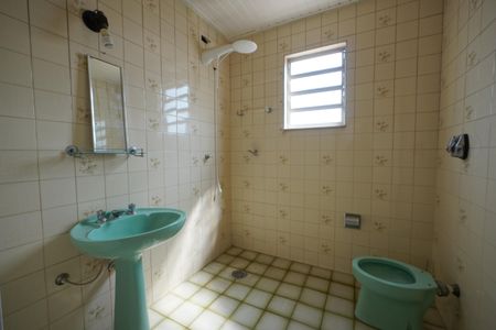 Casa à venda com 105m², 4 quartos e 2 vagasBanheiro casa 2