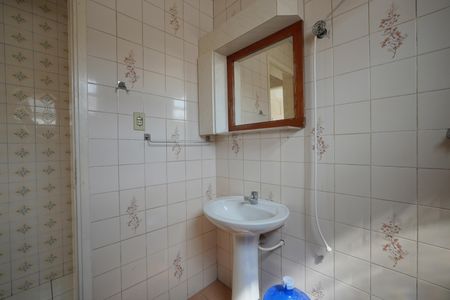 Casa à venda com 105m², 4 quartos e 2 vagasBanheiro Casa 1