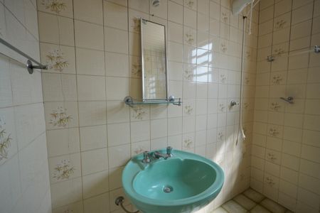 Casa à venda com 105m², 4 quartos e 2 vagasBanheiro casa 2