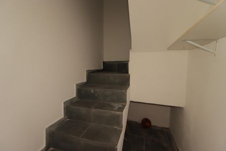 Casa para alugar com 255m², 3 quartos e 3 vagasEscada para a Garagem