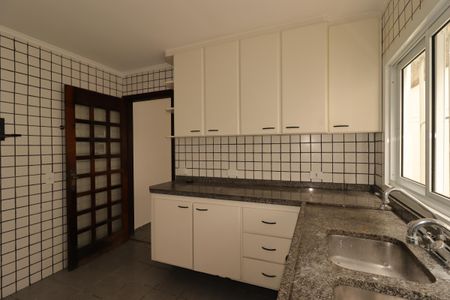 Casa à venda com 255m², 3 quartos e 3 vagasCozinha