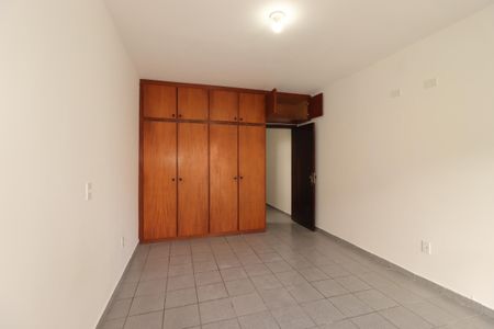 Casa para alugar com 255m², 3 quartos e 3 vagasSuíte