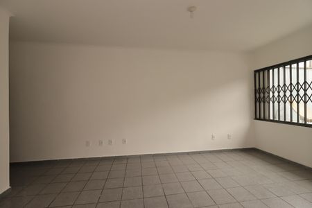 Casa para alugar com 255m², 3 quartos e 3 vagasSala