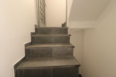 Casa para alugar com 255m², 3 quartos e 3 vagasEscada para o escritório