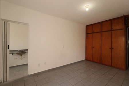 Casa para alugar com 255m², 3 quartos e 3 vagasSuíte