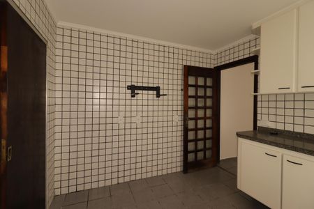 Casa para alugar com 255m², 3 quartos e 3 vagasCozinha