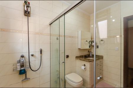 Casa à venda com 388m², 4 quartos e 3 vagasBanheiro 1