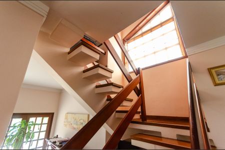 Casa à venda com 388m², 4 quartos e 3 vagasEscada