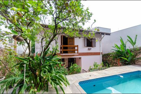 Casa à venda com 388m², 4 quartos e 3 vagasPiscina